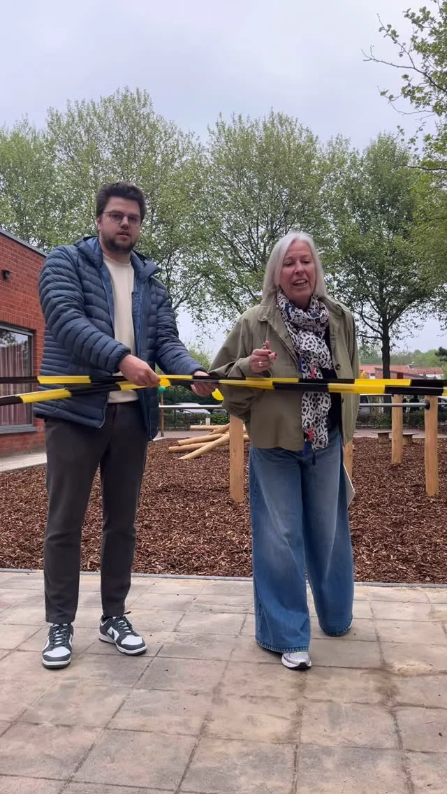 Feestelijke opening van onze nieuwe speelplaats! 🛝